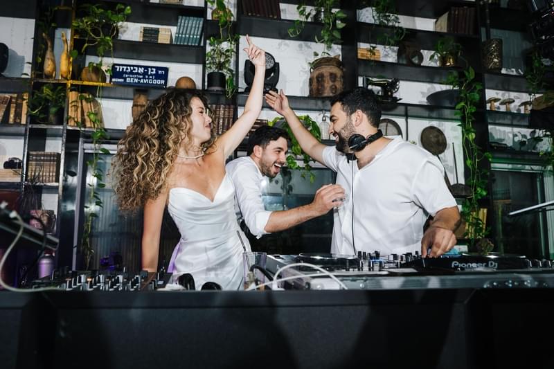 ארגון וניהול אירועים - כשפחות זה באמת יותר: סודות החתונה הקטנה והאינטימית